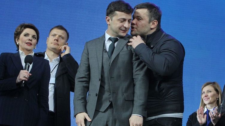 Богдан перестал сопровождать президента в поездках и нашептывать ему на ухо советы. Фото: 112.ua