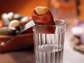 Откуда в Украине появляется ядовитый алкоголь