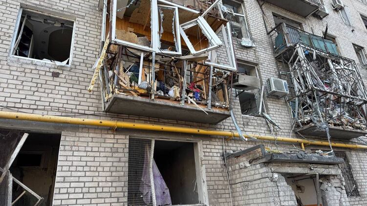 Наслідки масованого обстрілу у Дніпрі. Фото: ОВА