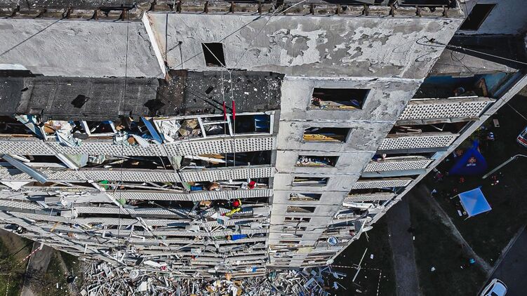 Дом в Харькове после ракетного удара