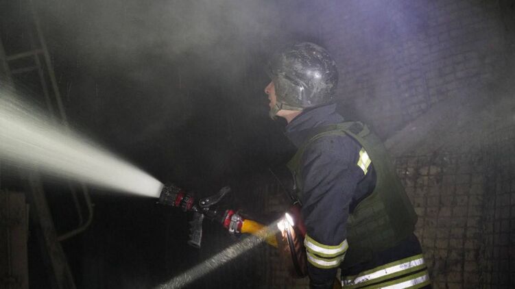 Ликвидация последствий ночной атаки на Черкассы. Фото: Черкасская ОВА