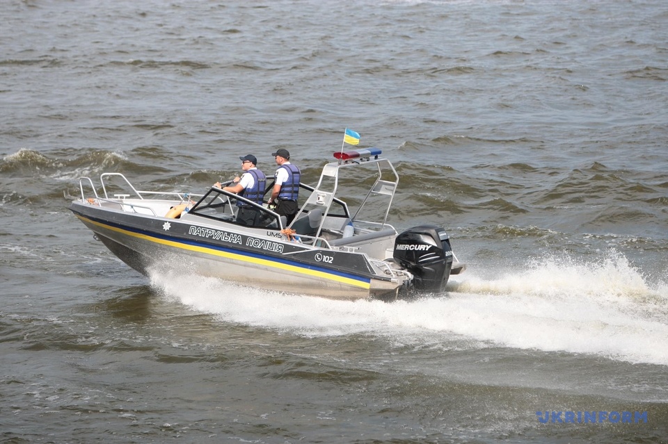 Катера Нацполиции и ВМС приняли участие в параде ко Дню независимости