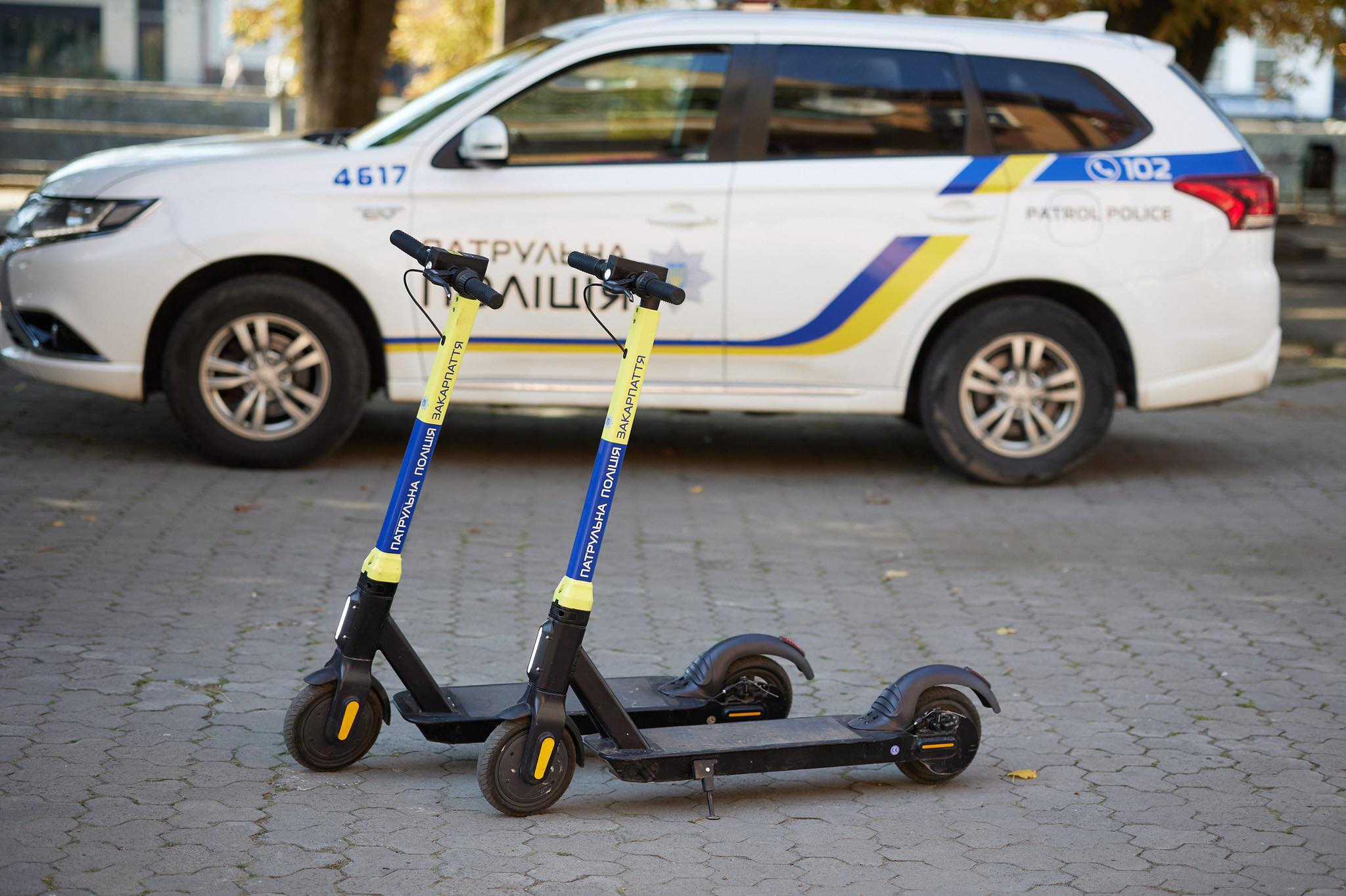 Патрульные в Закарпатской области будут ездить на электросамокатах