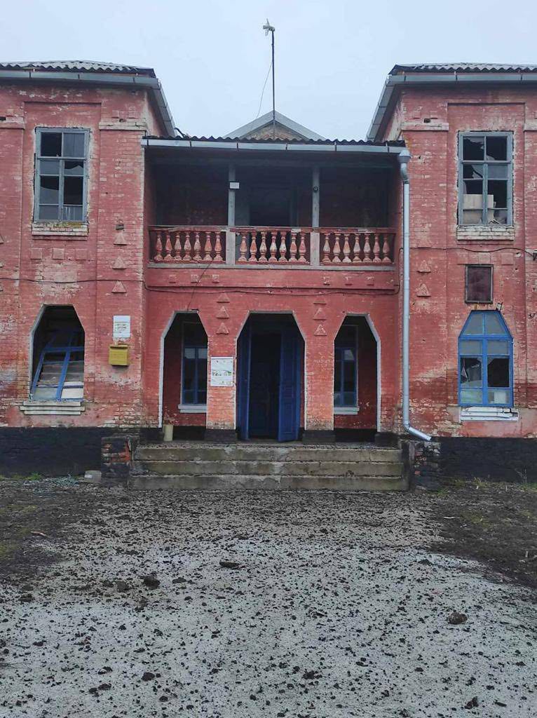 Обстрел села Камышевахской громады Запорожской области - фото последствий