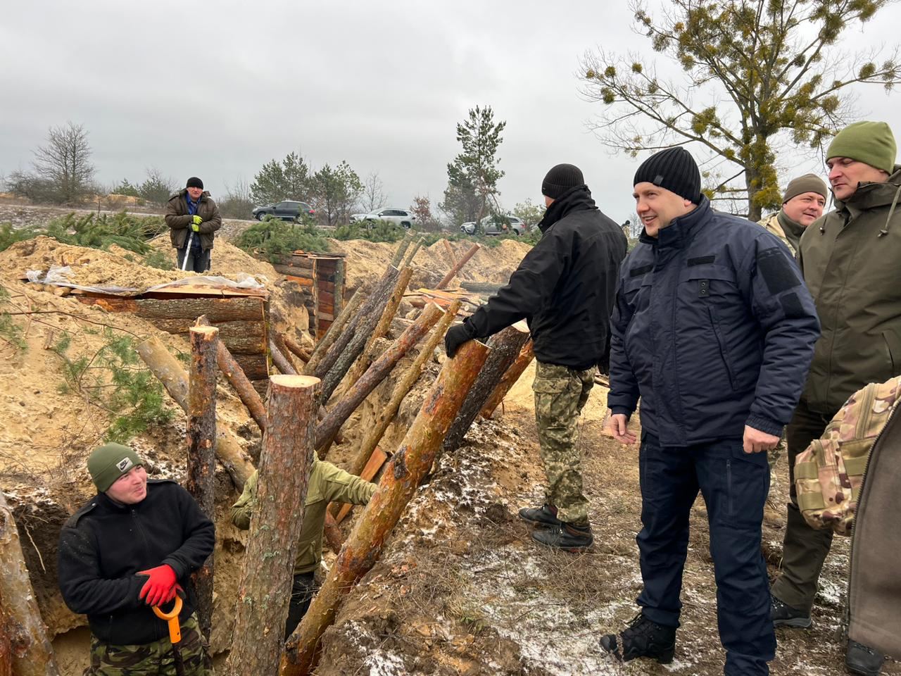 У північних областях України зміцнюють кордон - фото споруд