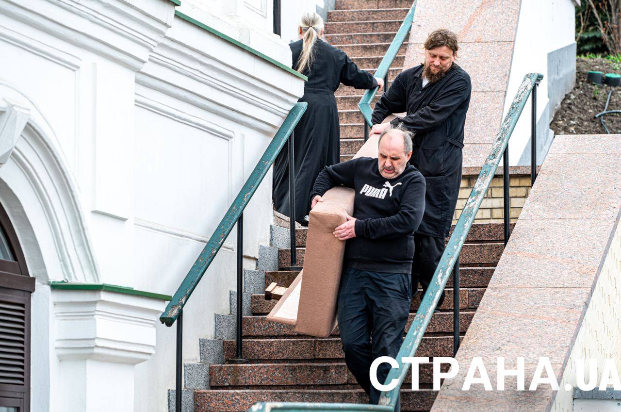 Выезд монахов из лавры, фото 5