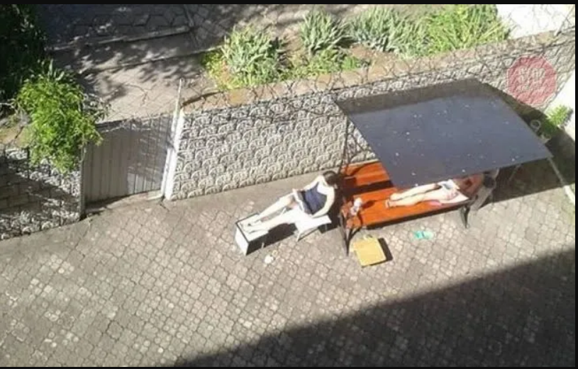 Зайцева во дворике исправительного центра