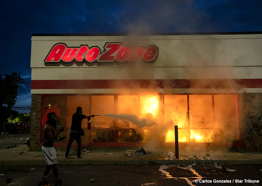 Протесты в США Фото: Carlos Gonzalez/Star Tribune/twitter