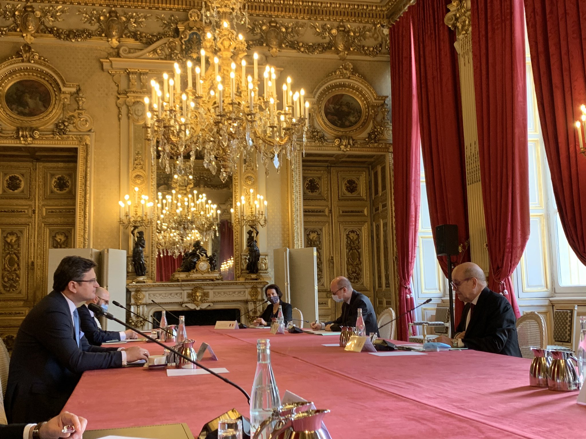 Кулеба встретился с Жан-Ивом Ле Дрианом. Скриншот твиттера