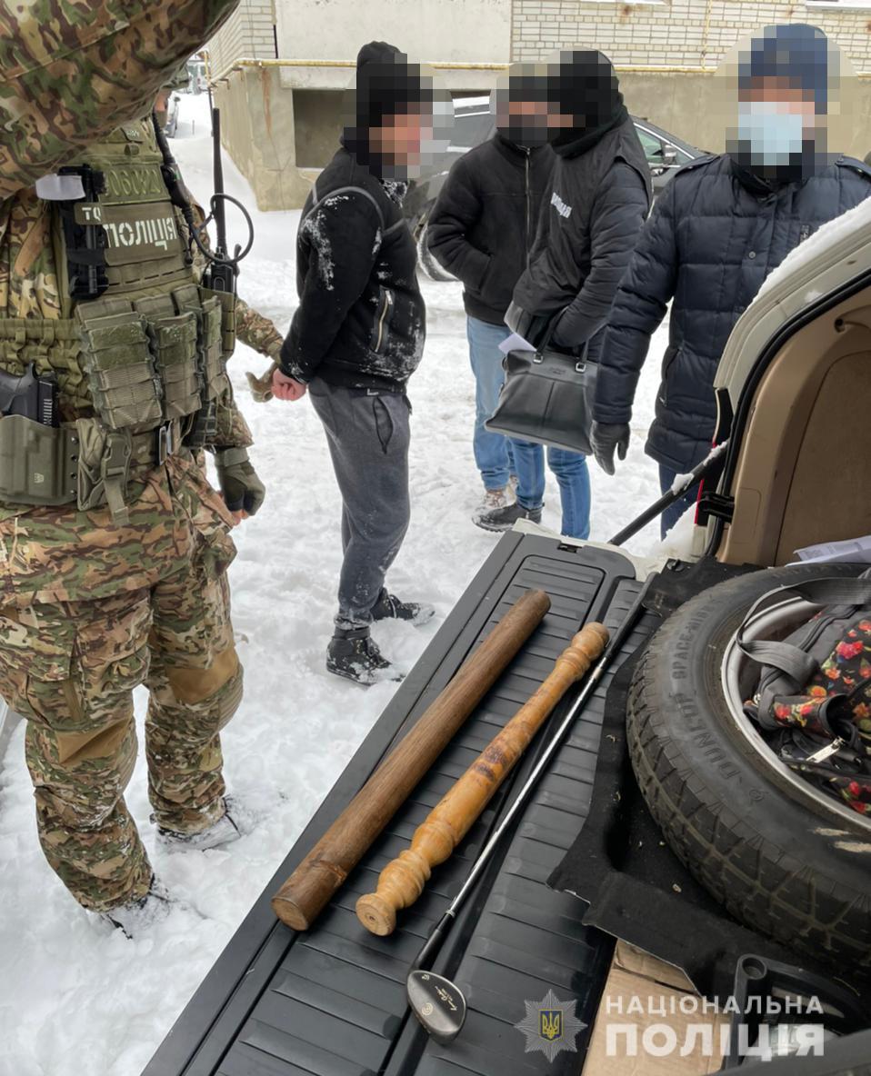 Львовские полицейские задержали банду похитителей людей. Скриншот https://lv.npu.gov.ua/news/podiya/lvivski-policzejski-zatrimali-zlochinne-ugrupovannya-na-choli-zi-smotryashhim/